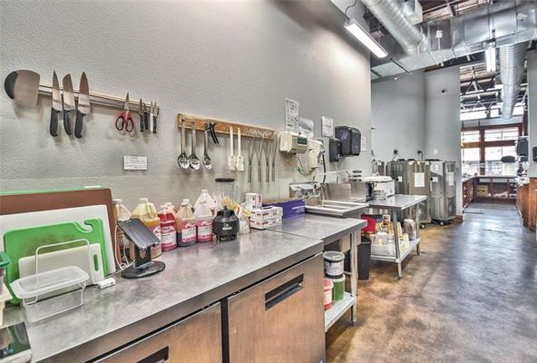 105 W Pearl St, Granbury, TX 76048